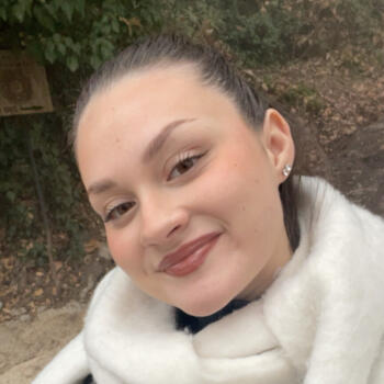 Babysitter Athens: Alisia