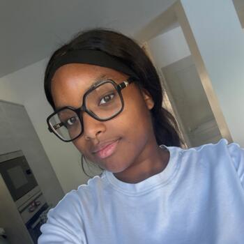 Baby-sitter Nainville-les-Roches: Shaïna