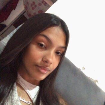 Babysitter Foz do Iguaçu: Kimberli Nicole