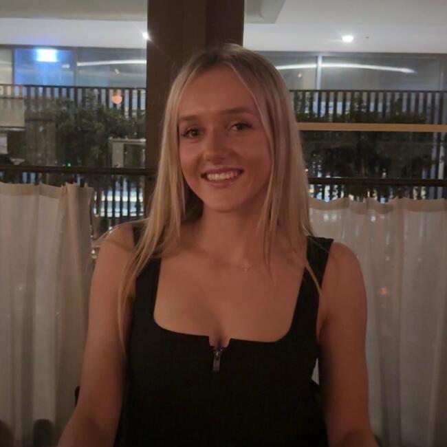 Babysitter in Sydney: Abigail