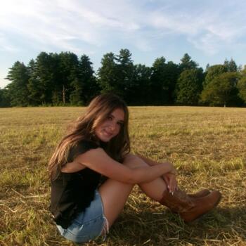Babysitter in West Torrington: Jaida