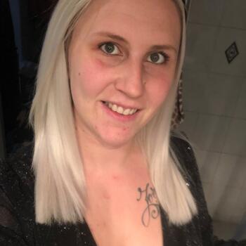 Babysitter Boom: Sharon
