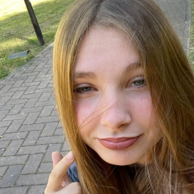 Baby-sitter in Sienne: Julia