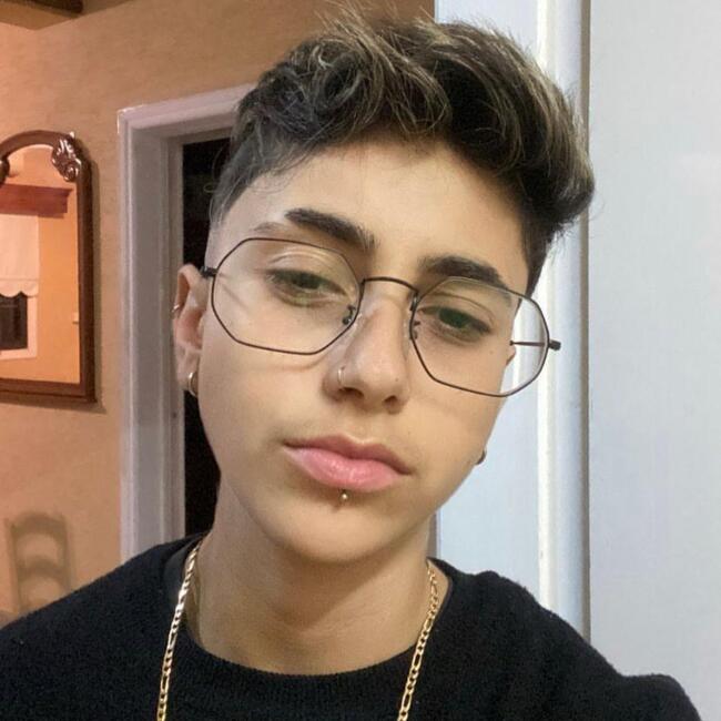 Babysitter in Athens: Christos