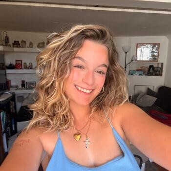 Babysitter in São João de Loure: Eva