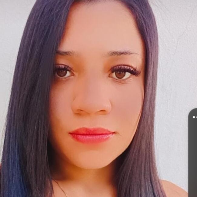 Babysitter in Uberlândia: Ester Gonçalves Fernandes