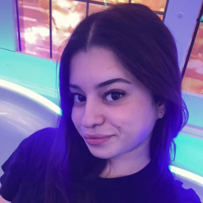 Babysitter in Clichy: Helena