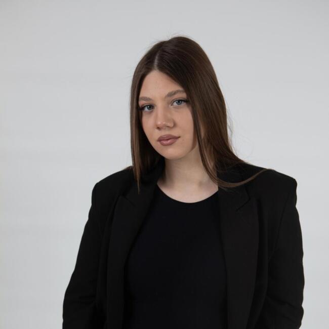 Babysitter in Velika Moštanica: Lara