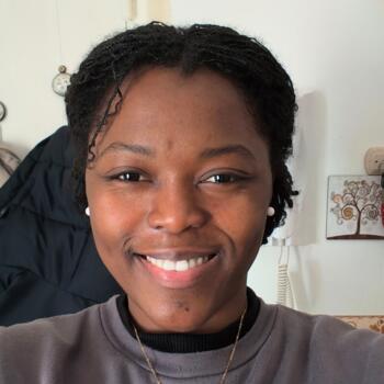 Babysitter in Budapest: Naomie Gastelia