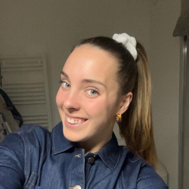 Babysitter in Lons: Justine