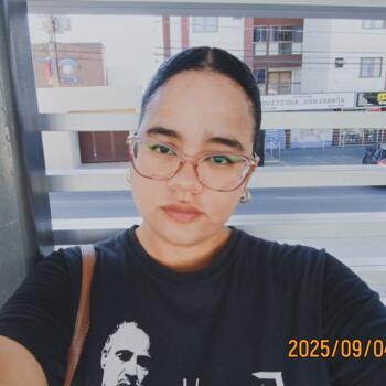 Babá em Aparecida de Goiânia: Amanda