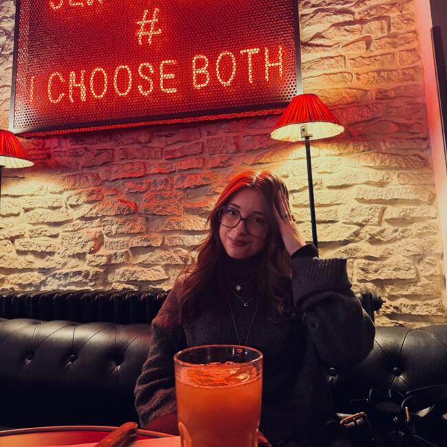 Babysitter in Rouen: Coralie