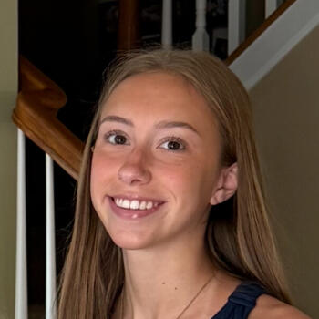 Babysitter in Ashburn: Emma