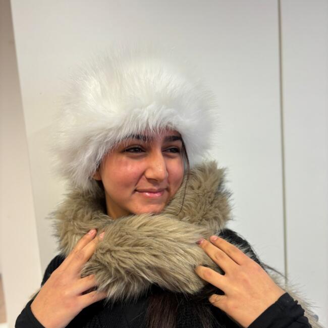 Babysitter in Méry: Melek