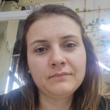 Salihli bölgesinde bebek bakıcısı: Emine