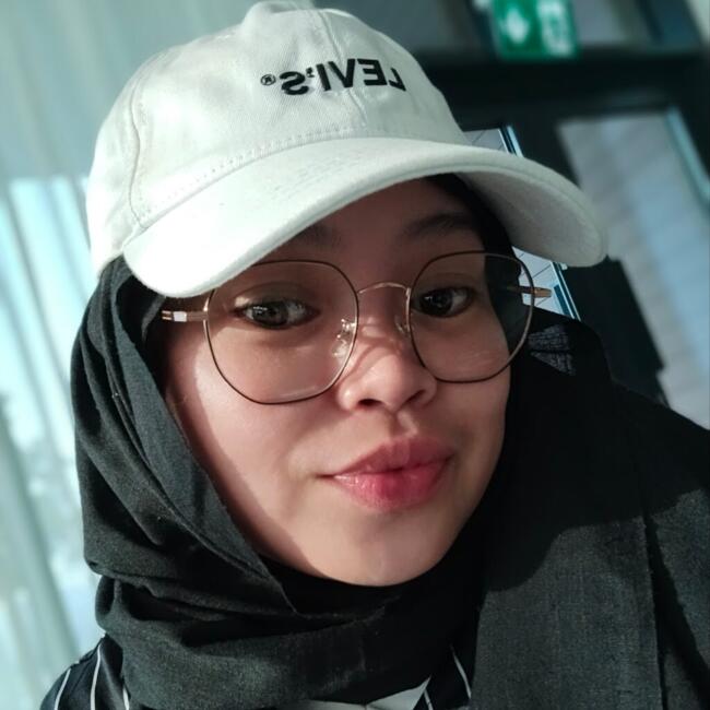 Nanny in Abu Dhabi: Joan