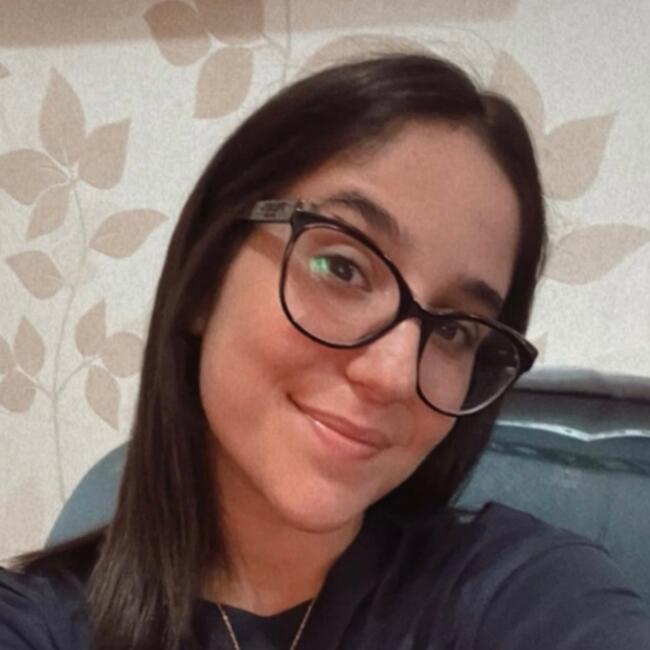 Babysitter em Almada: Joana