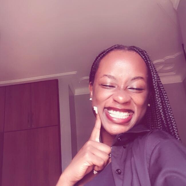 Babysitter in Kira: Stacey