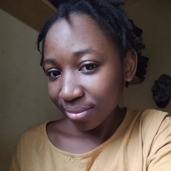 Lavoro per babysitter a Varese: lavoro per babysitter Stela Djune