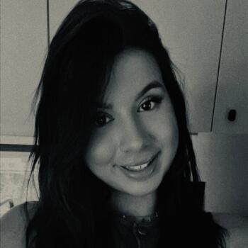 Babysitter in Saint-Jean-le-Vieux: Melissa