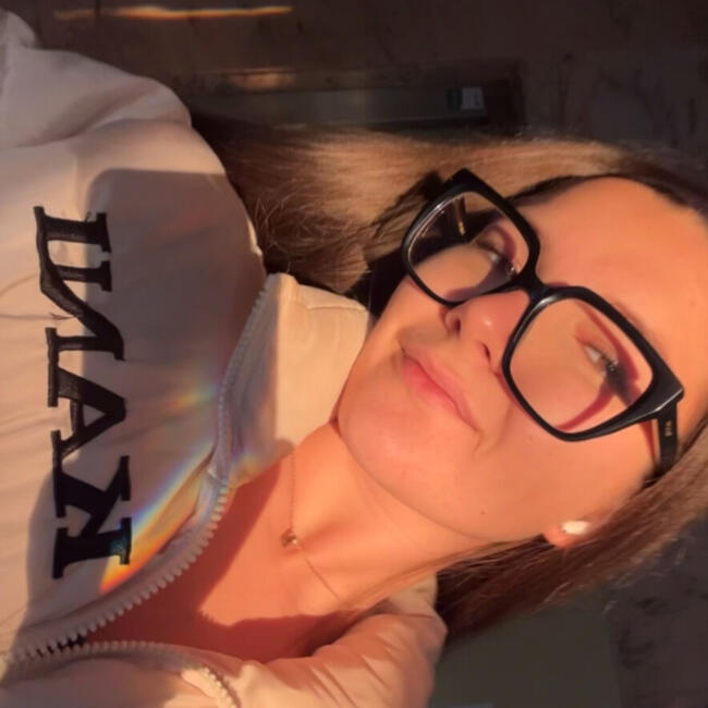 Canguro en Elda: Carla