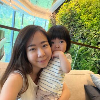 Babysitting job in So Kwun Wat: babysitting job Nicole