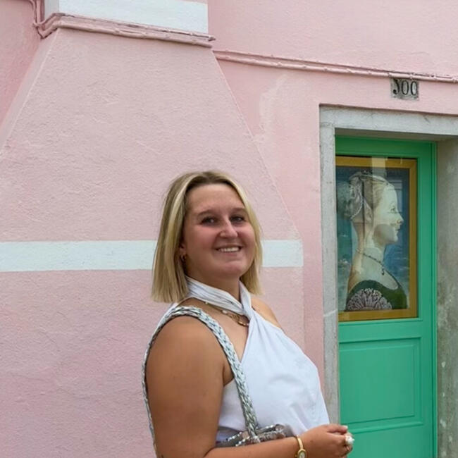 Babysitter in Waregem: Ella