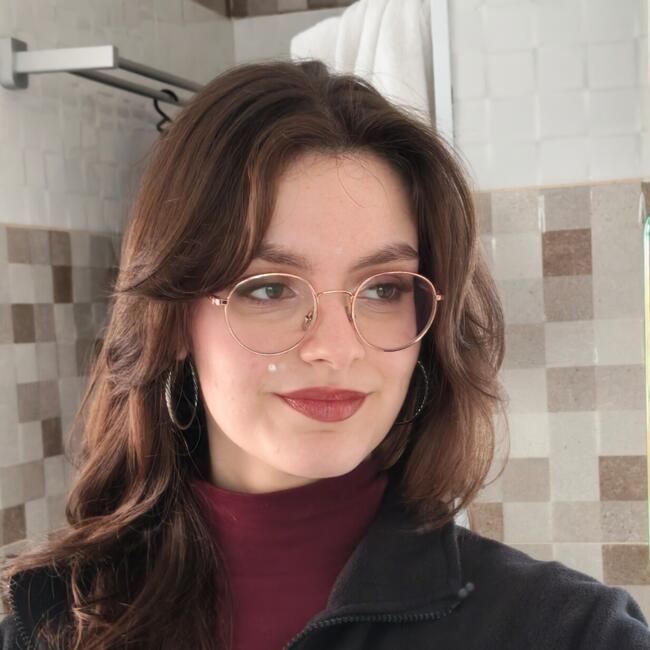 Babysitter em Ponta Delgada: Mara