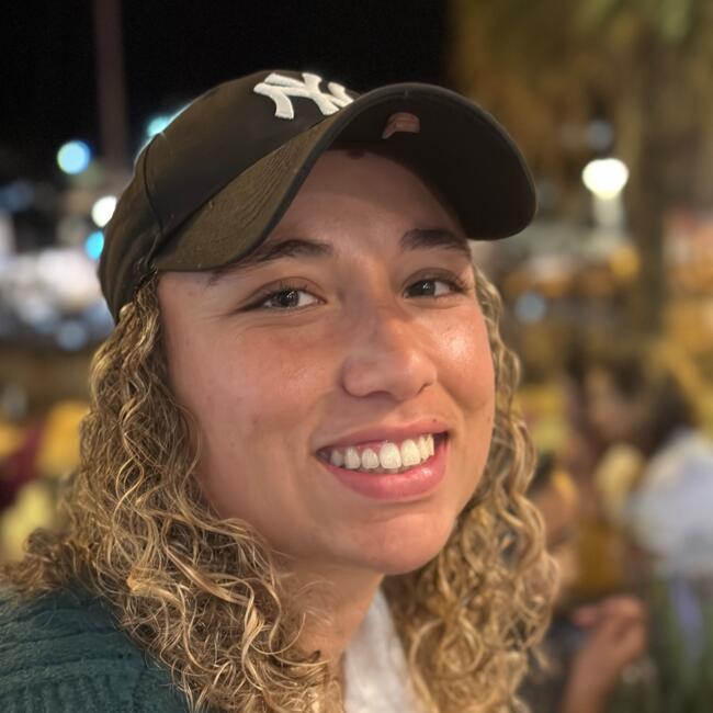 Babysitter in Marignane: Clemence