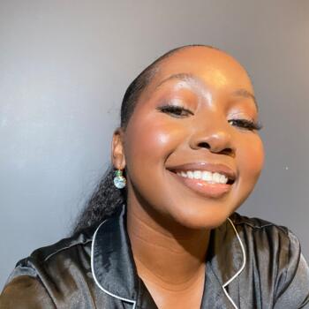 Baby-sitter in Winnipeg: Bianca