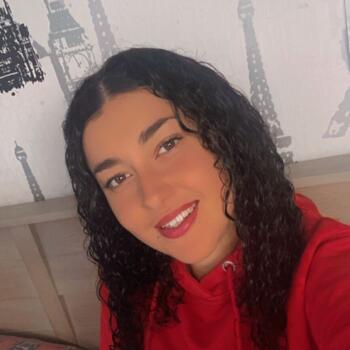 Babysitter in Aincourt: Laurène