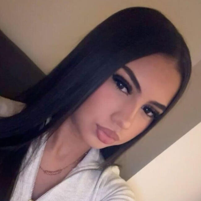 Babysitter in Montceau-les-Mines: Amira