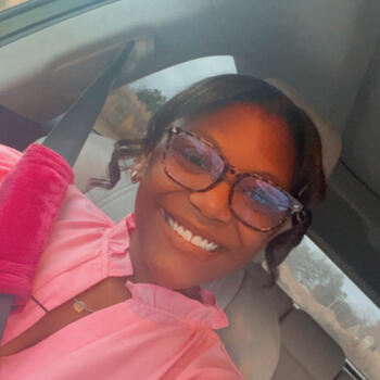 Babysitter in Atlanta: Chloe