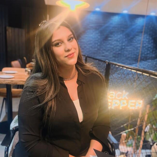 Babysitter in Meknes: Majda