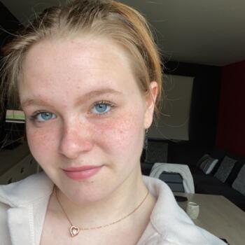 Babysitter in Brugge: Nina