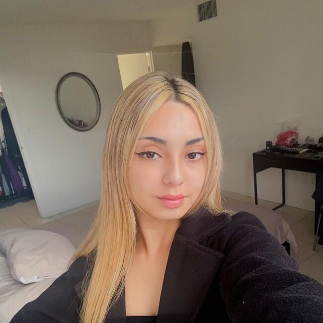 Babysitter in Sunny Isles Beach: Ludmila