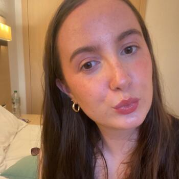 Babysitter in Galway: Louise