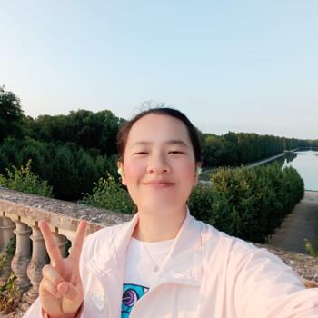 Babysitter in Paris: Jenny