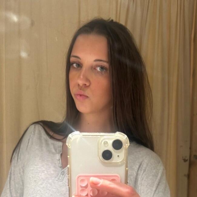 Babysitter in East Grinstead: Molly