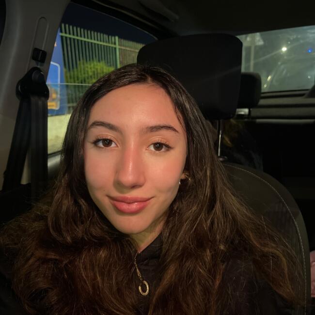 جليسة أطفال في رباط: Lina