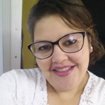 Babá em Guarulhos: Eligia Brito