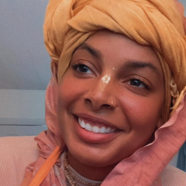 Babysitter in Honolulu: Jaya Jena Thompson