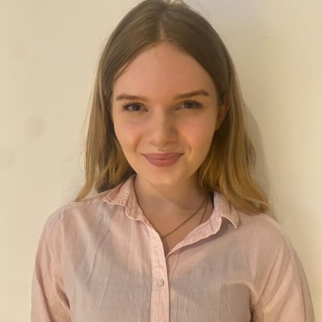 Babysitter in Antibes: Cassandre