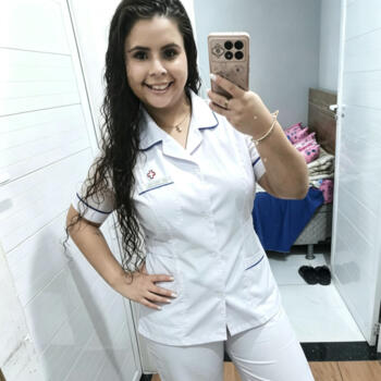 Babysitter Queimados: Karoline