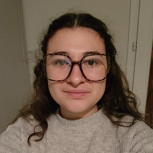 Babysitter in Villiers-sur-Chizé: Zoé