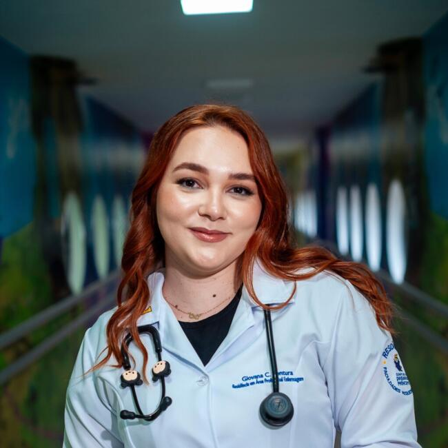 Babysitter in Curitiba: Giovana