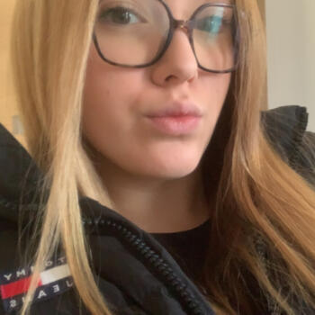 Babysitter in Aulnoy-lez-Valenciennes: Anelia