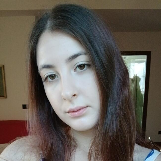 Bonă în Roman: Giulia