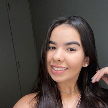 Babysitter Uberaba: Laila