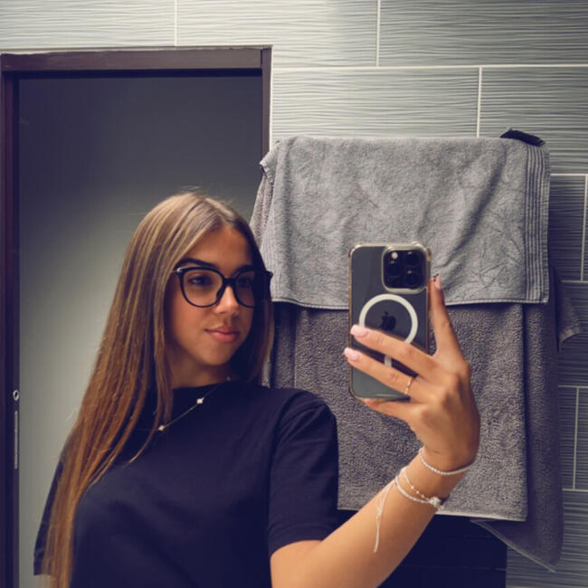 Babysitter in Élancourt: Alyssia